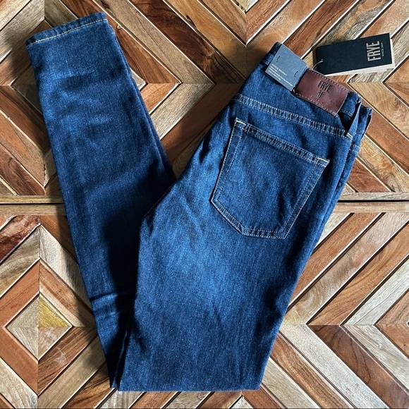 Frye Addie Skinny Jeans in Blake - Picture 3 of 13